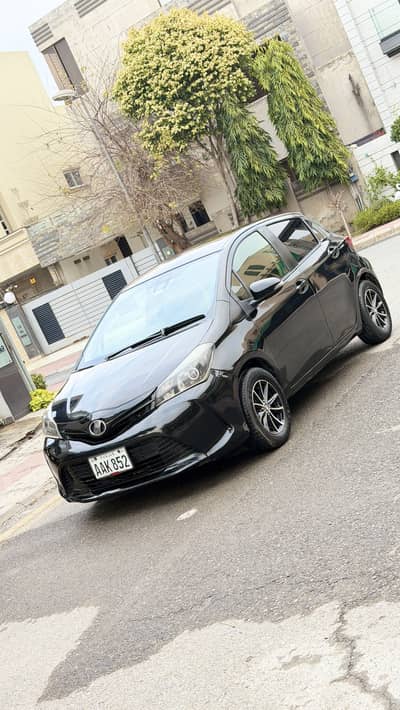 Toyota vitz 16 by 20 Model