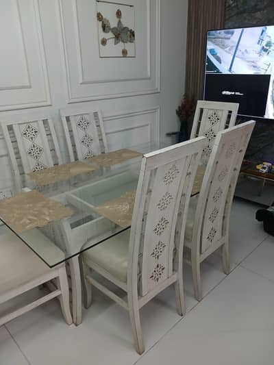 dinning table with 6 chairs