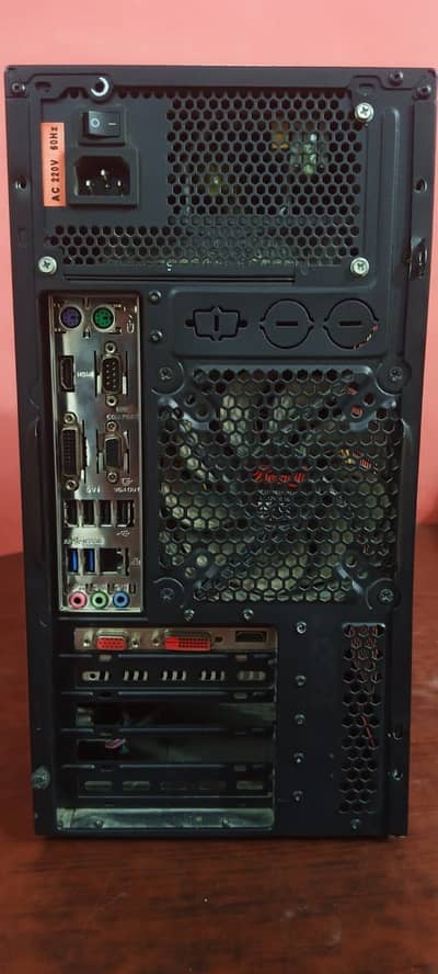 Gaming pc mid tier runs all xbox 360 and OG Pc games