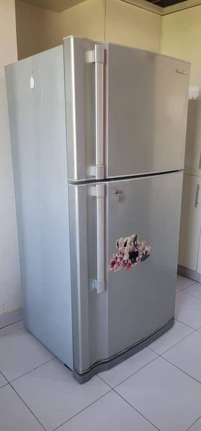 HITACHI BIG - 2 DOOR - EXCELLENT FAST COOLING - NO FROST