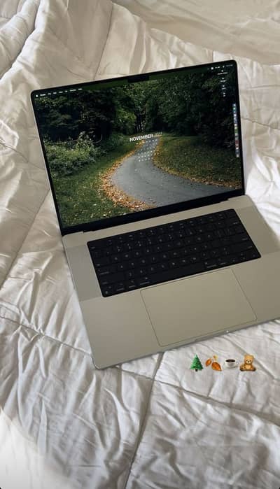 Apple MacBook Pro M2 Used carefully