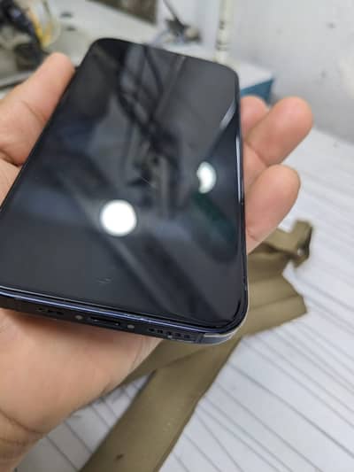 I phone 12 jv 64 GB  03034077626