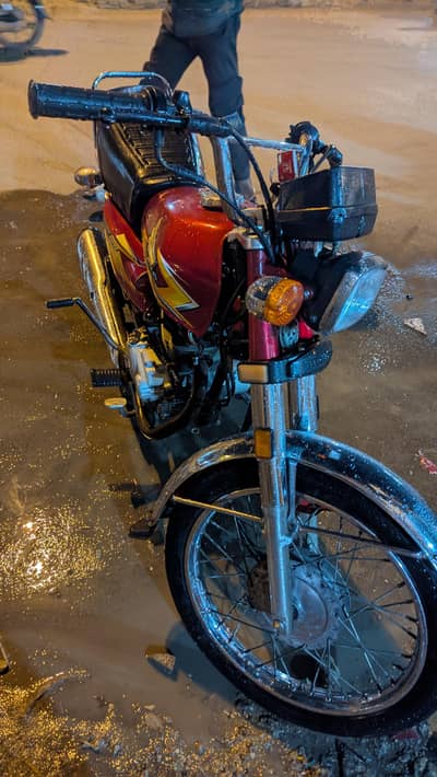 1st owner bike he urgent sale krni he paise ki need he