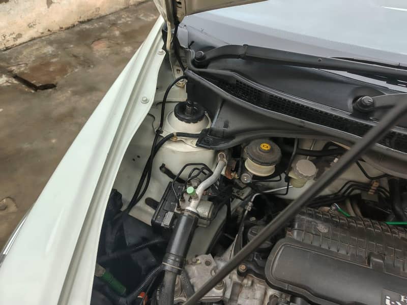 ٹوٹل جیونن ہے اندر باہر سے 0