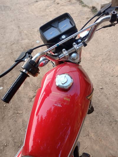 MODEL 2023 HONDA 125