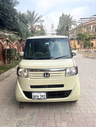 Hond N Box custom 14/18 model like new car