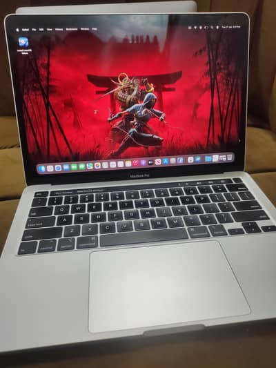 MacBook pro core i5 16gb ram 512 SSD 13inch 2020