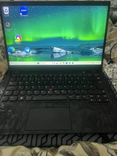 Lenovo x1 carbon | Intel i7 8th gen | 16 gb ram | Touch screen
