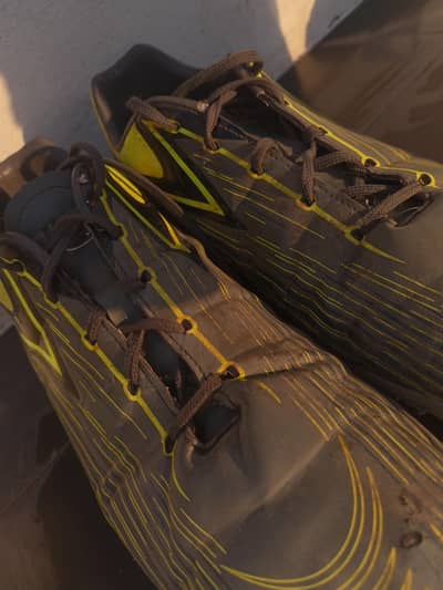 used football shoes for sale in excellent condition