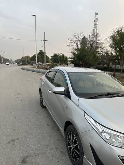 Toyota Yaris 1.5 ativ x 2020 model cvti