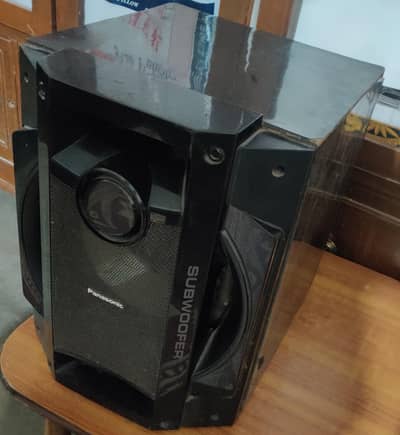 Panasonic Woofer and Yamaha Speakers.