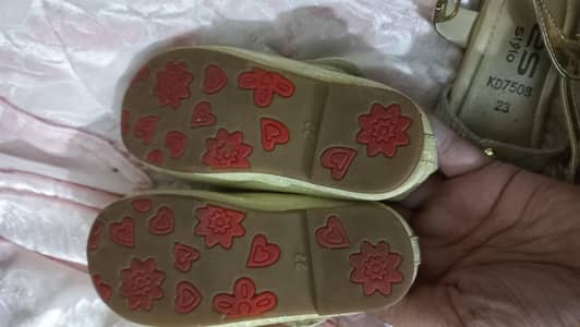 selling girls saddles brand new from stylo