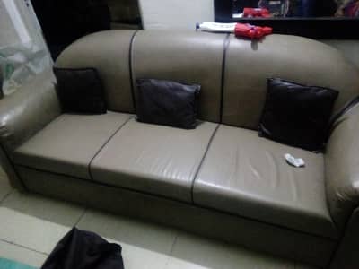 urgent sofa set sale