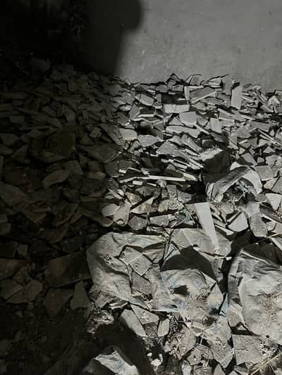 Salam ik gadi script  para he mere sath peshawar Hayatabad me