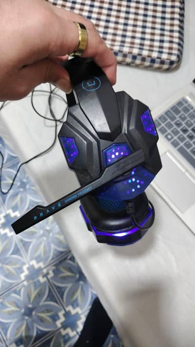 Urgent Selling Brave Headphones with Mic