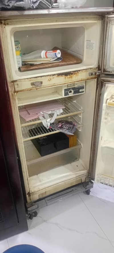 General Small room frdge