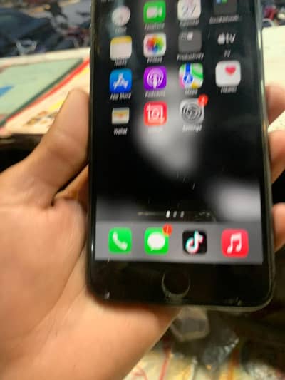 iPhone 8 plus 64 Gbcondition 10 by 10 scratch less battery health 75