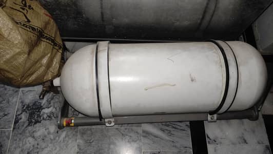 SUZUKI CULTUS CNG CYLINDER WITH ASSEMBLY