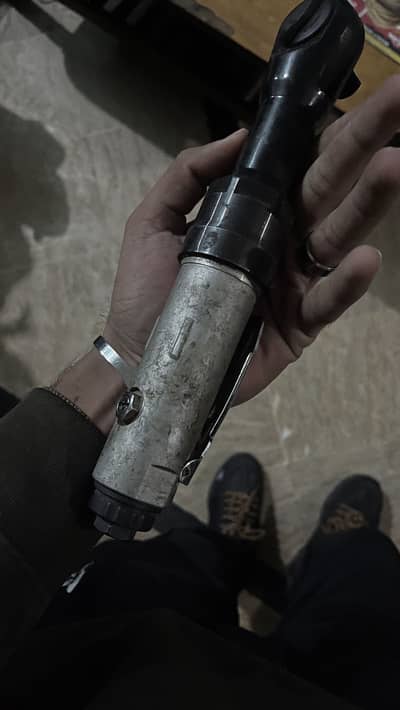 pneumatic air ratchet wrench