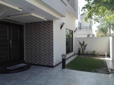 3 KANAL FACING PARK BUNGLOW AVAILABLE FOR SALE IN VALENCIA TOWN LAHORE