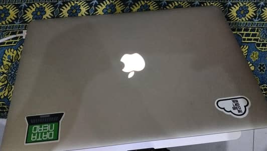 Macbook Air quad-core intel i7 urgent sell