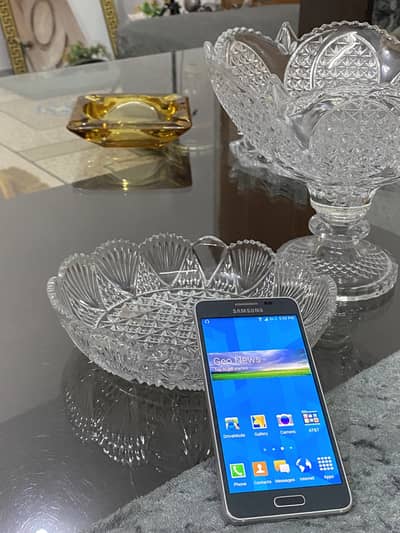 Samsung Galaxy Alpha Best For Iphone Users