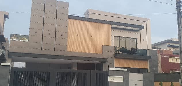 20 Marla Brand New Designer'S House For Sale In Valencia Town Lahore