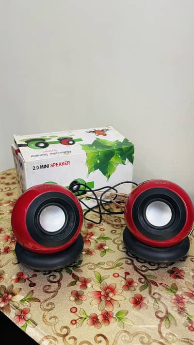 Multimedia speakers 