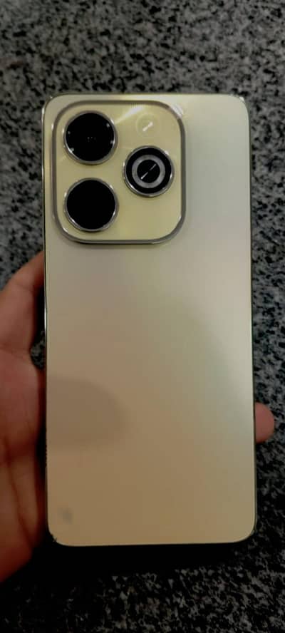 Infinix HOT 40i  8.256 gb