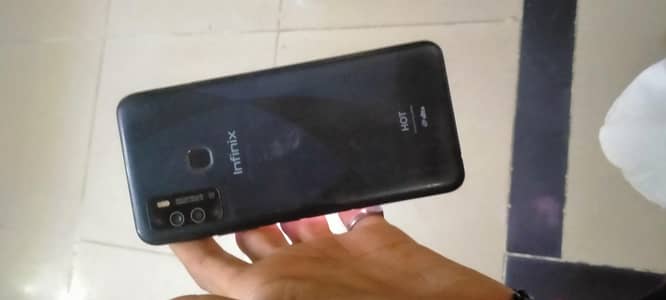 infinix hot 9 4gb 64 gb   chlta bilkul ok bs panel me lines hy