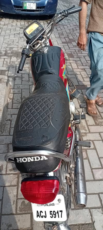 bike total orignul ha ghar ma use hui ha just ring ka kam hona ha sma