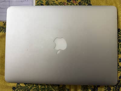 MACBOOK AIR