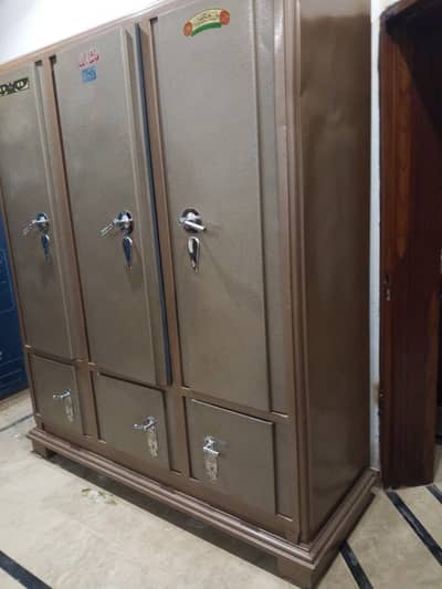 3 door saif almari big size
