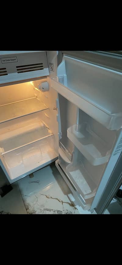 Dawlence fridge and freezer one door new model