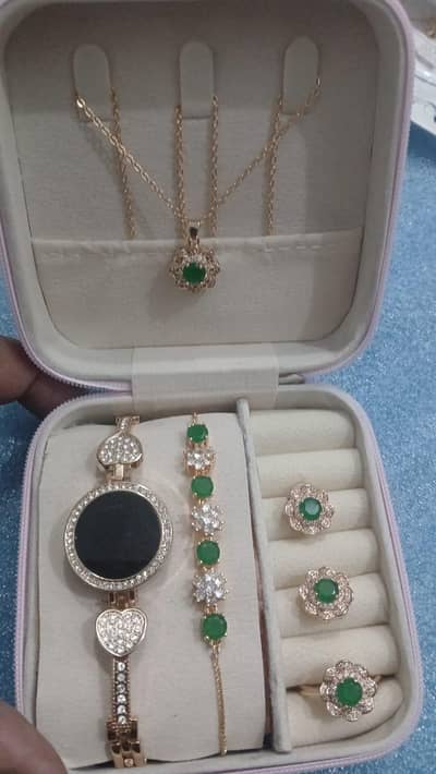 Women's watches available for All Pakistan