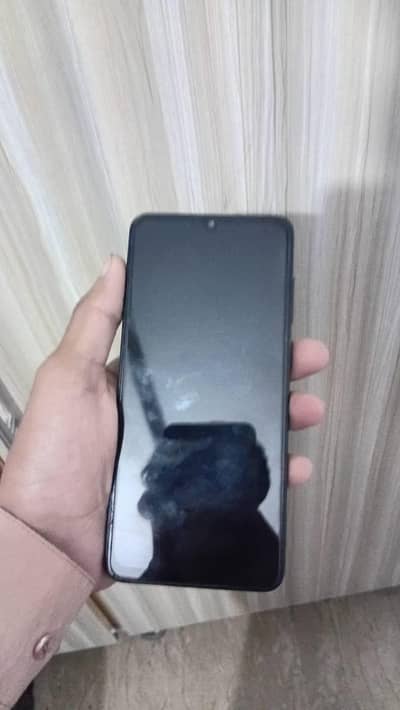 urgent sale or exchange 4 64 h face id all ok 10 by 10 with box