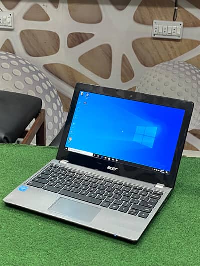 Acer c740 Intel Celeron 5th gen 4gb ram 128ssd laptop
