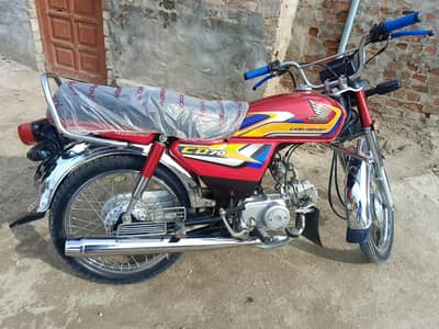 Honda Cd 70  2025 model condition 10/10 all oky 1 rupy ka kam bhi nhi