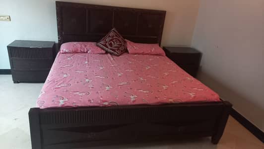 Bed set without mattress