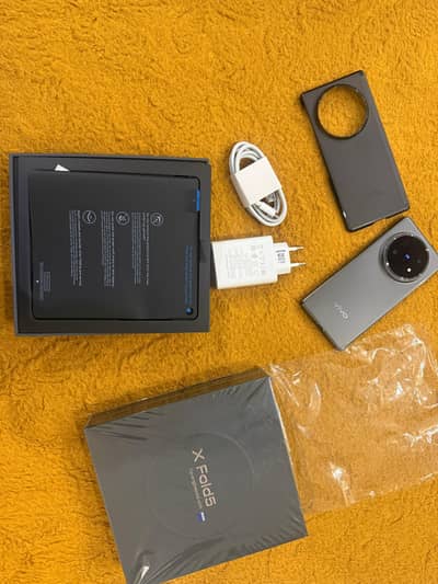 vivo XFold 5 10/10 condition