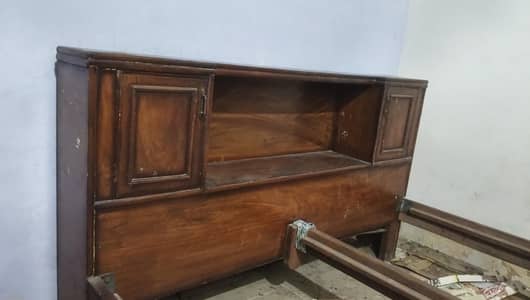 solid wooden bed (dayar lakrri)