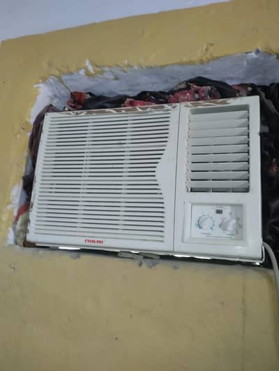 new ac hai 5mant use Huwa hai med Irani hai bhot acha Colling hai saf