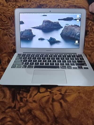 Apple MacBook Air 2013 i5 Great Condition