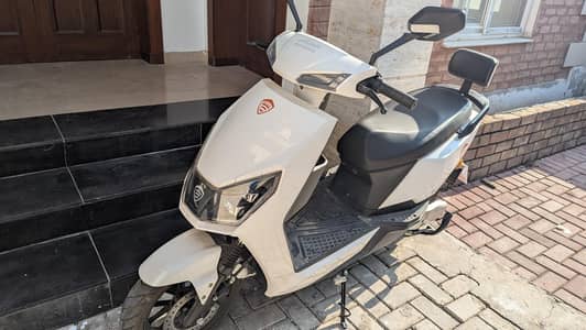 Benling Electric scooty brand New