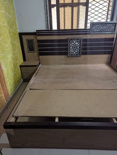 bed set 3 door almari bed 2 side table  1 dressing