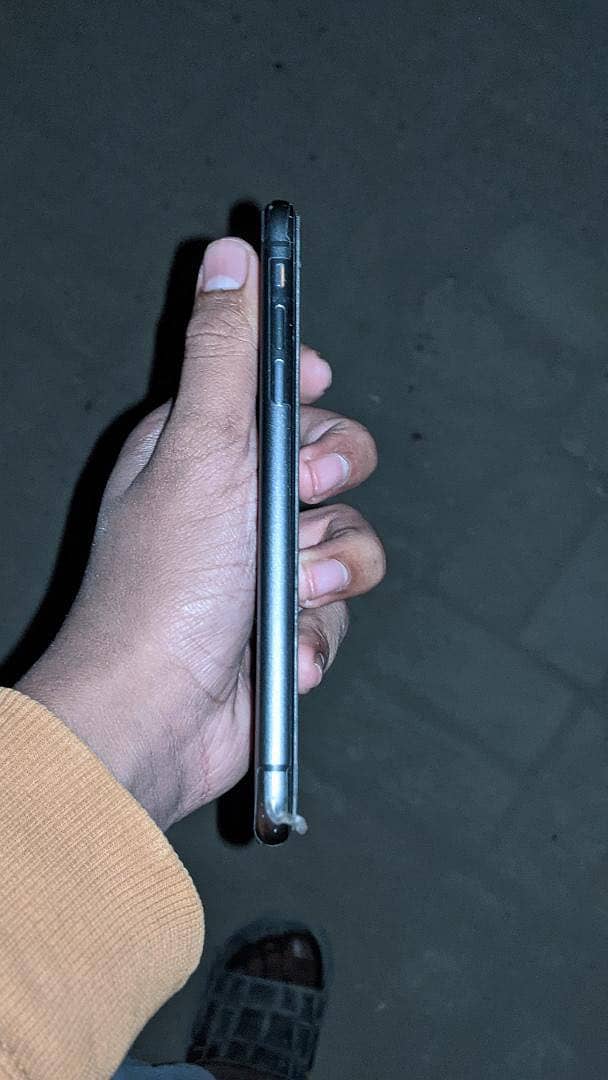 iPhone 11 2