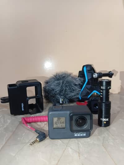 GOPRO HERO 7 WITH ACCECORIES