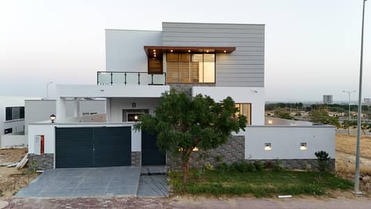 500 Sq Yd Elite Villa For Sale Precinct-9 (Bahria Hills). Elegant Design | 5 or 6 Beds | Basement | Drawing, Dining, Lounge, Modern Kitchen & Greasy Kitchen. Heighted Location | Near Flagpole | Just 3 Mins Drive from Entrance.