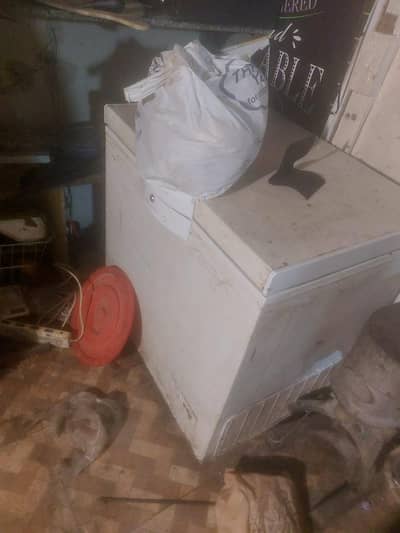 restaurant merchandise