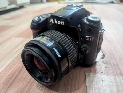 NIKON D80